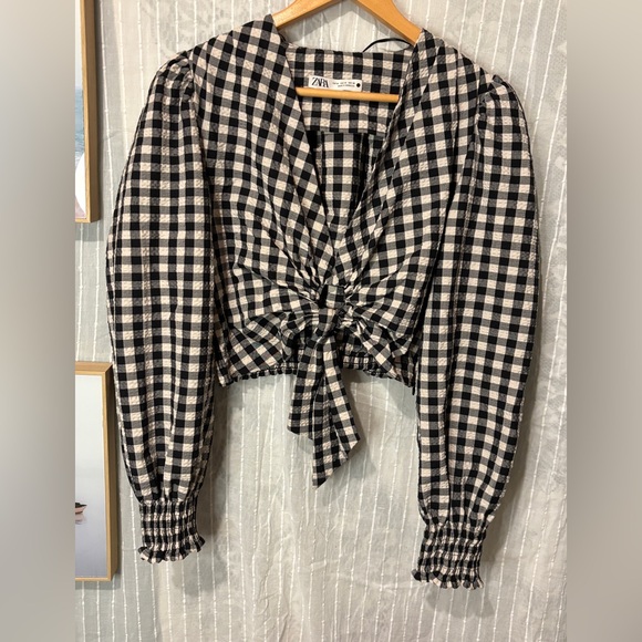 Zara Tops - Zara Blouse longsleeve black and white checkered